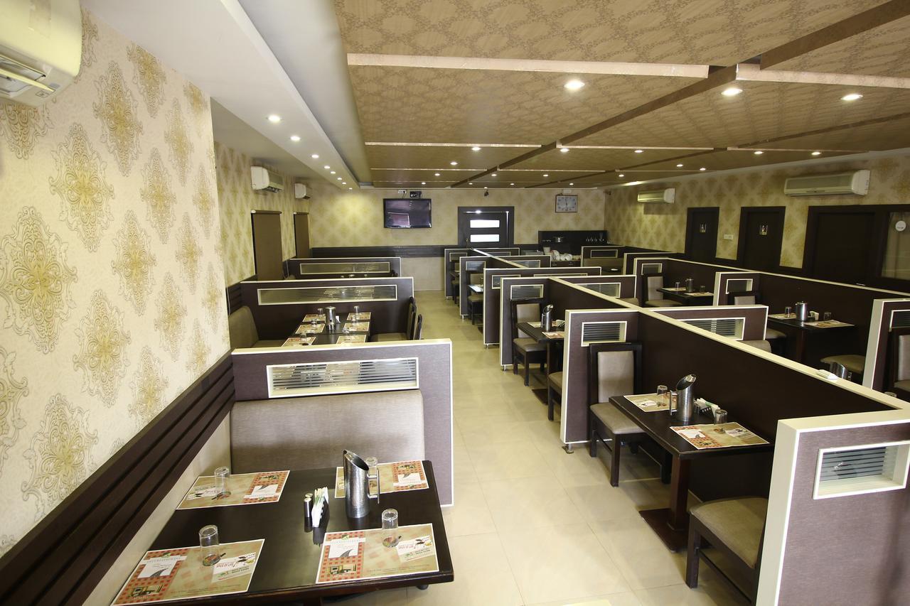 Vels Hotel Pondicherry Exterior foto